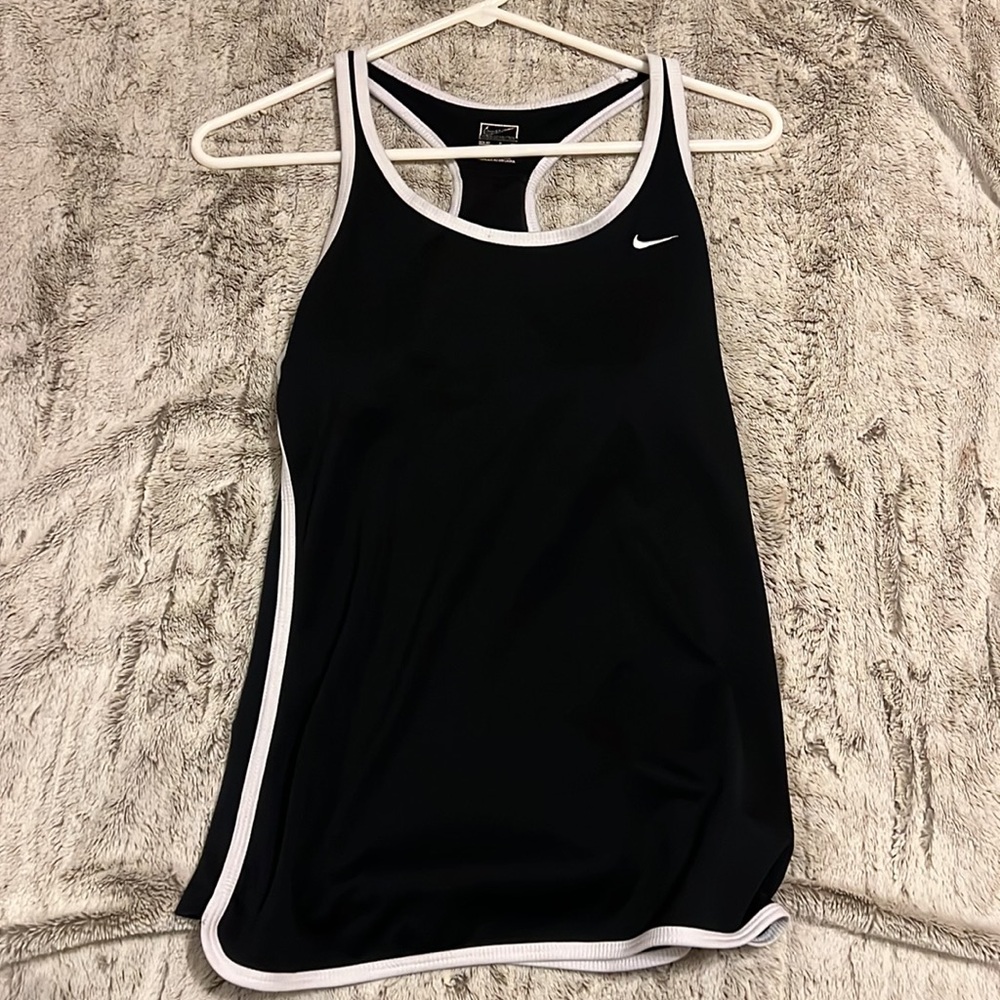 Nike workout tanktop with built in sports bra
